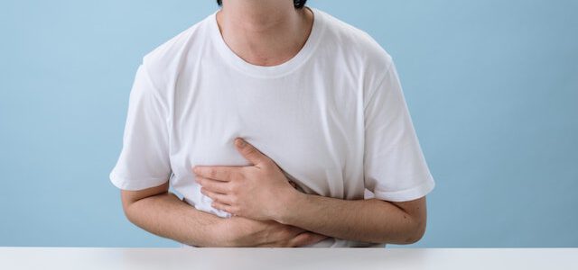 Jakie są przyczyny nadkwasoty żołądka?